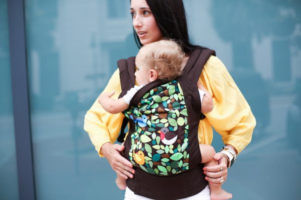 Mochila de porteo ergonómica